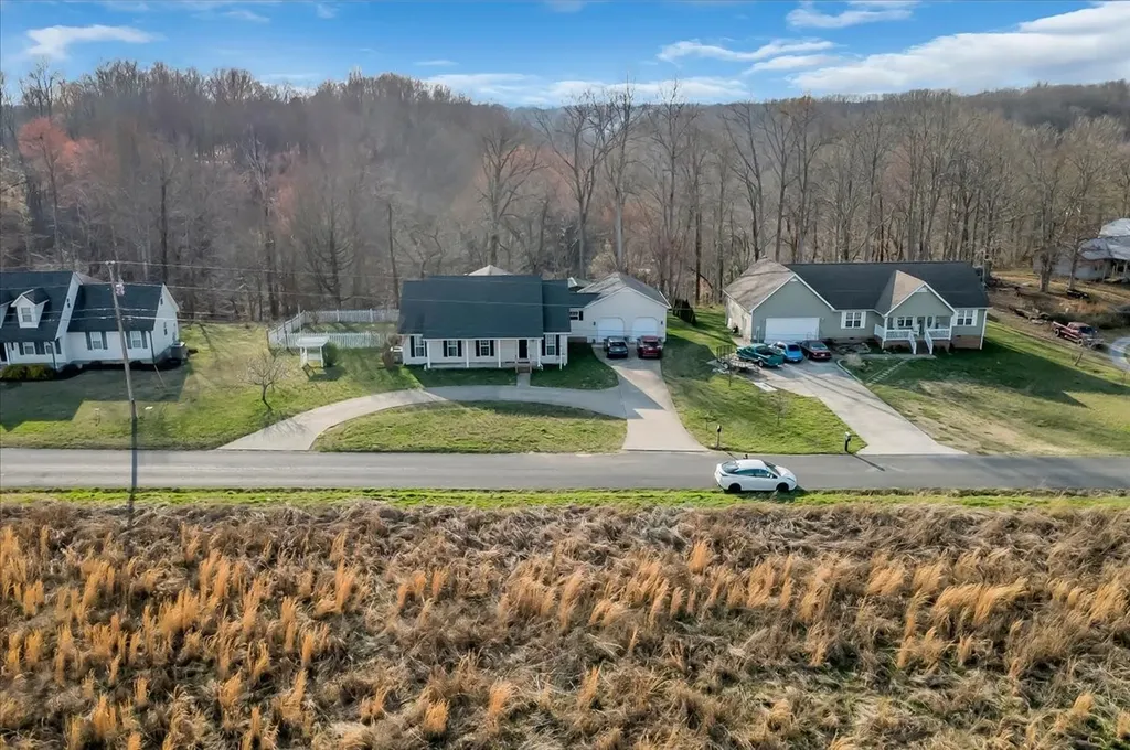 672 Old Snow Hill Road Dowelltown TN 37059