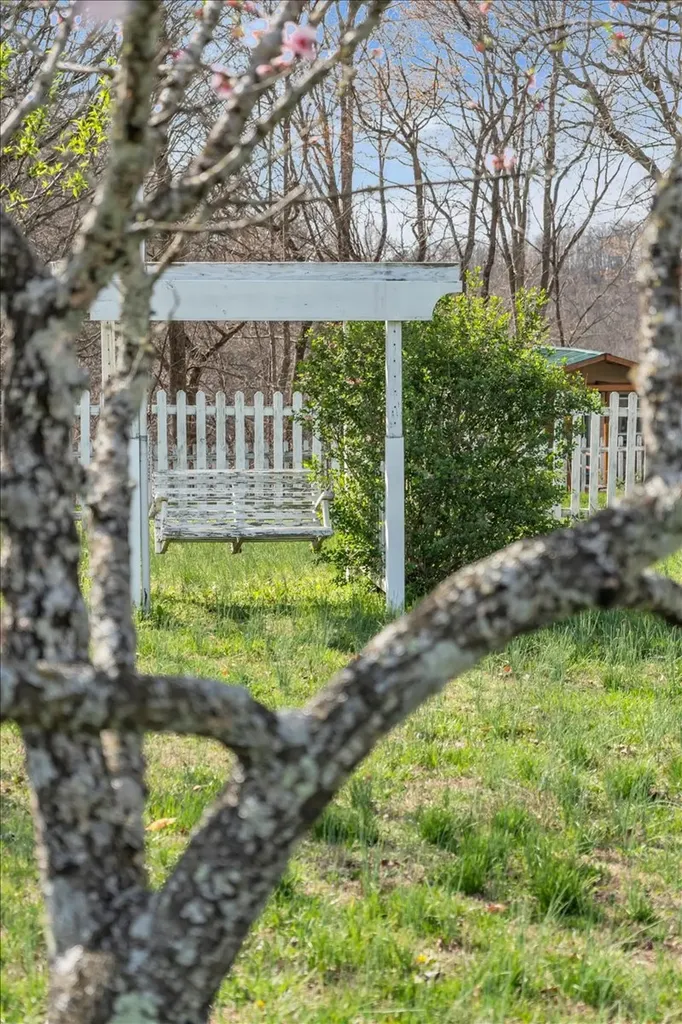 672 Old Snow Hill Road Dowelltown TN 37059