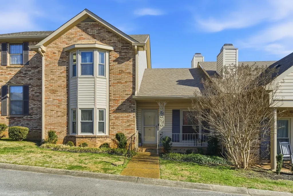 1818 Memorial Drive Clarksville TN 37043