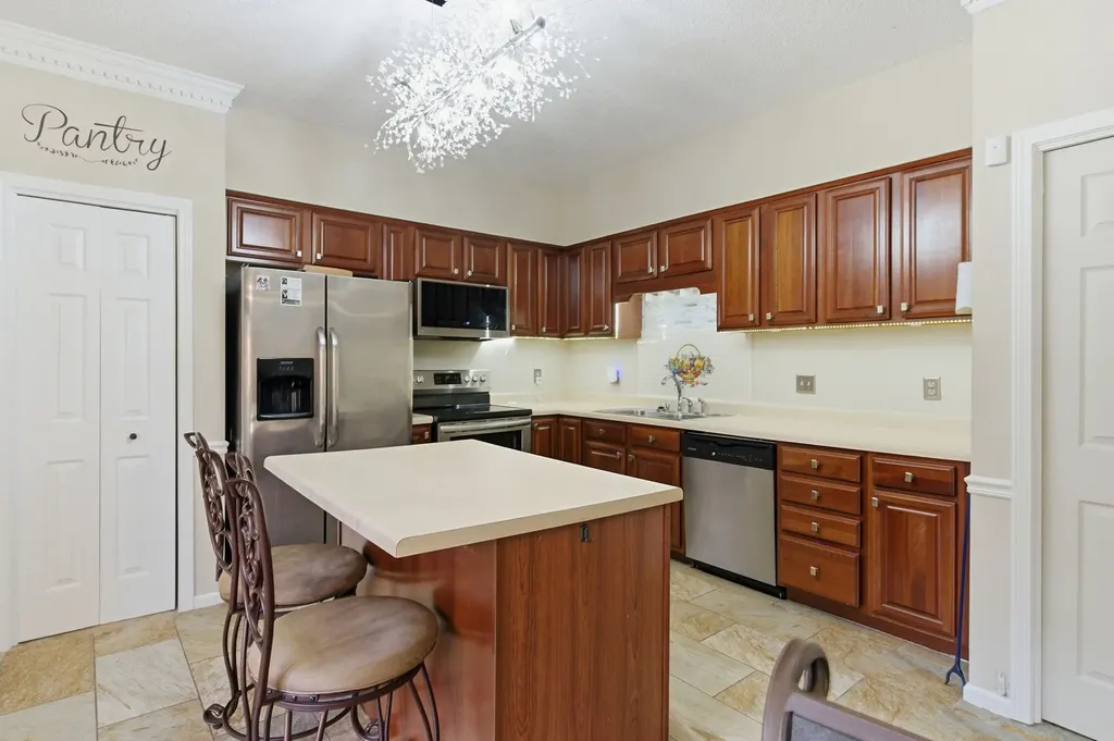 1818 Memorial Drive Clarksville TN 37043