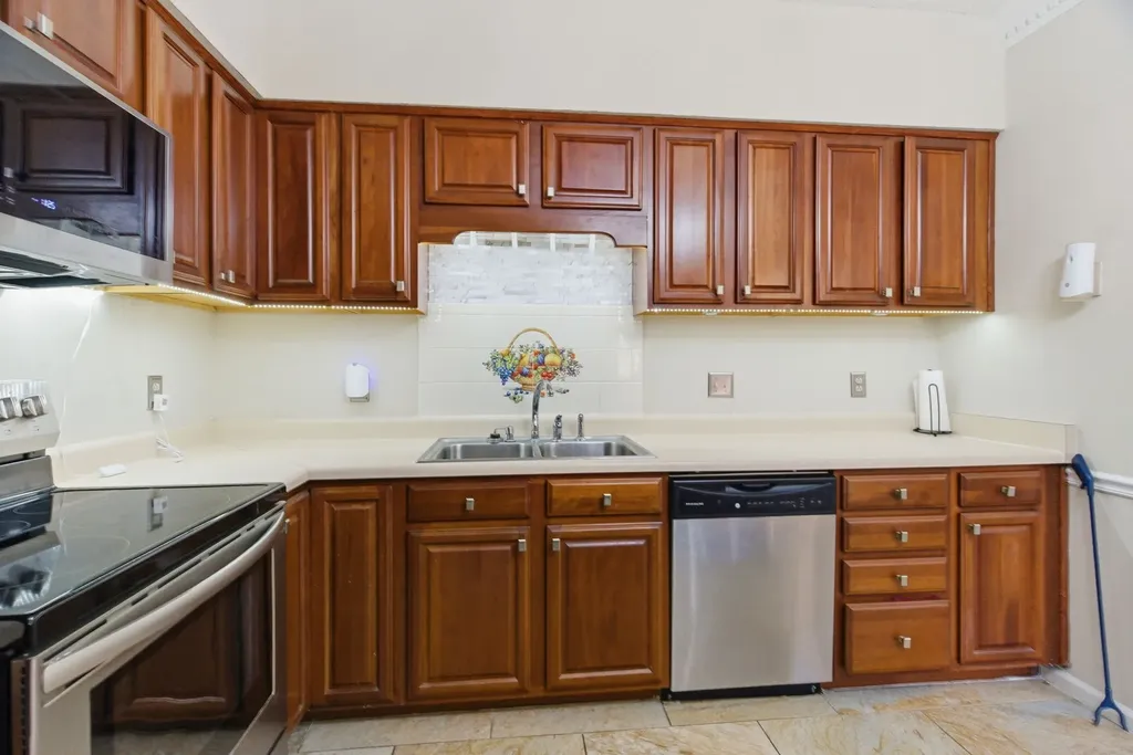 1818 Memorial Drive Clarksville TN 37043