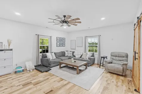 607 Old Columbia Road Unionville TN 37180