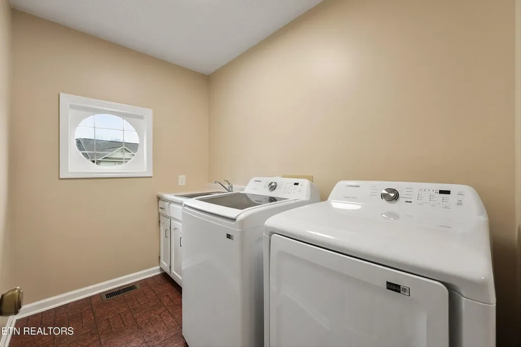 1003 Hardwick Drive Maryville TN 37803