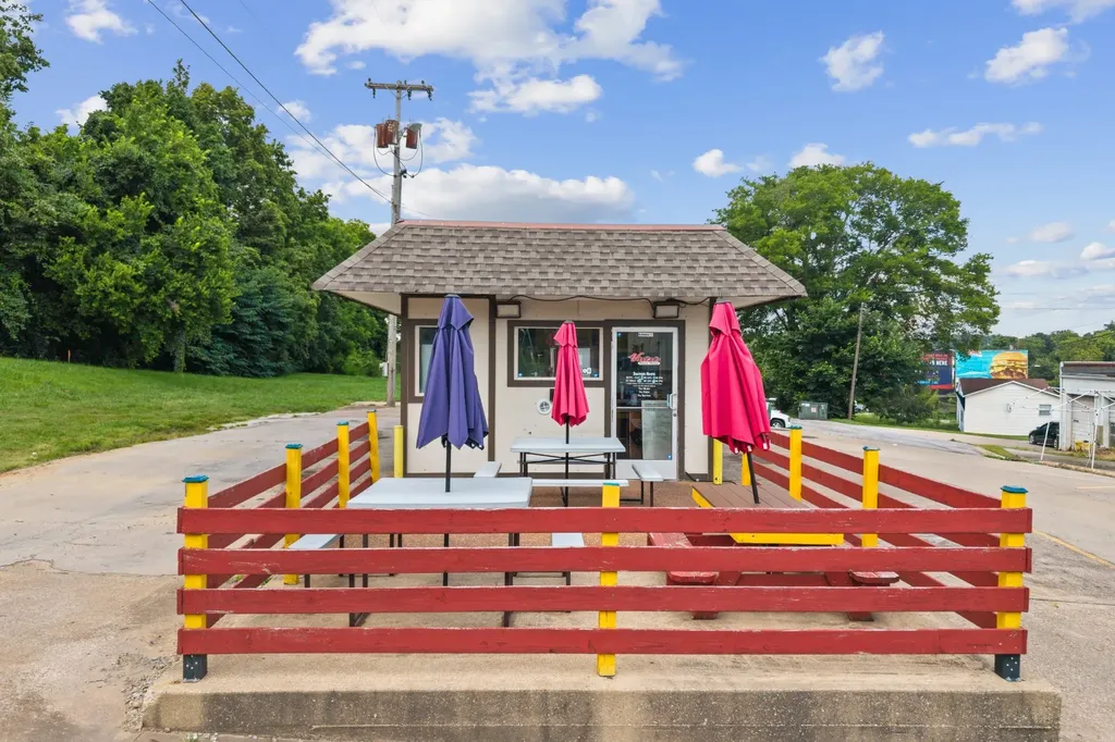 200 W 3rd Street Columbia TN 38401