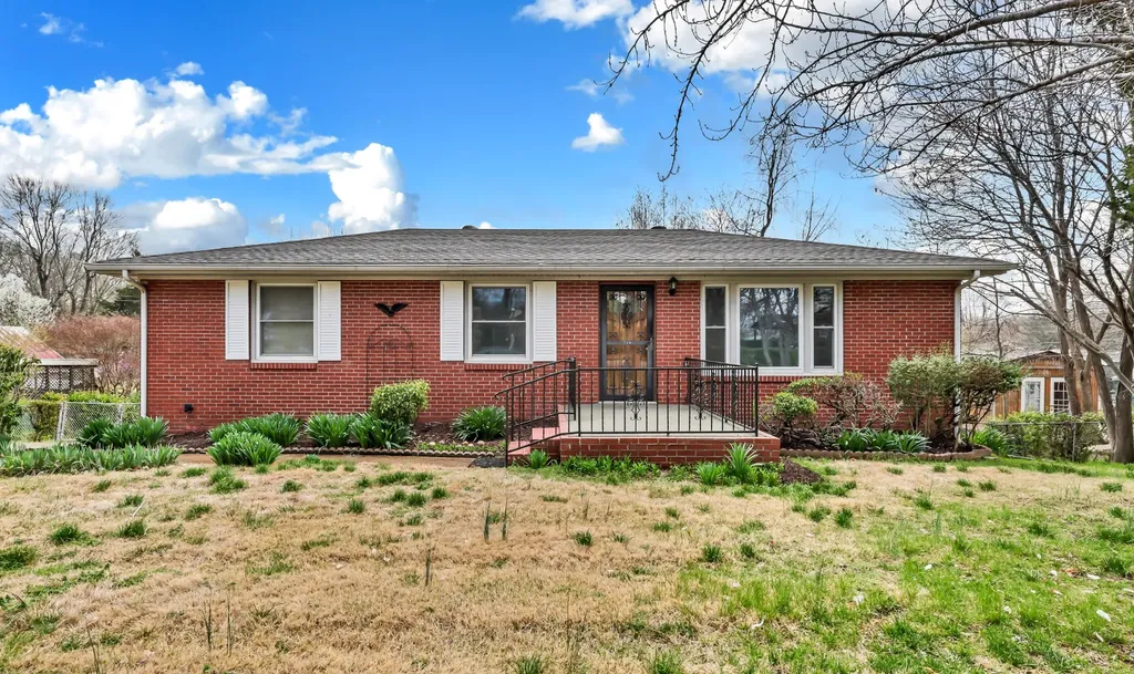 126 Lexington Drive Clarksville TN 37042