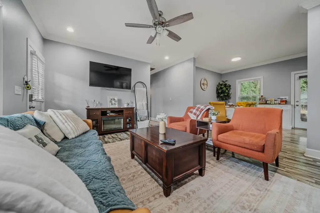 112 Holland Drive Burns TN 37029
