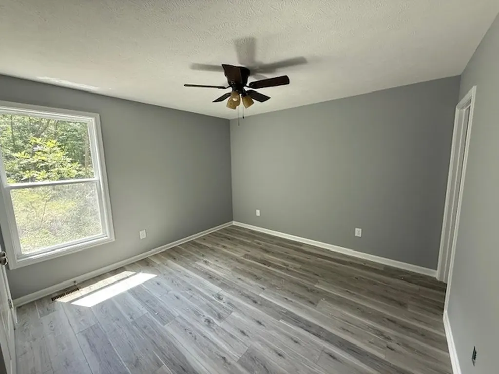 604 Decherd St, E Tullahoma TN 37388