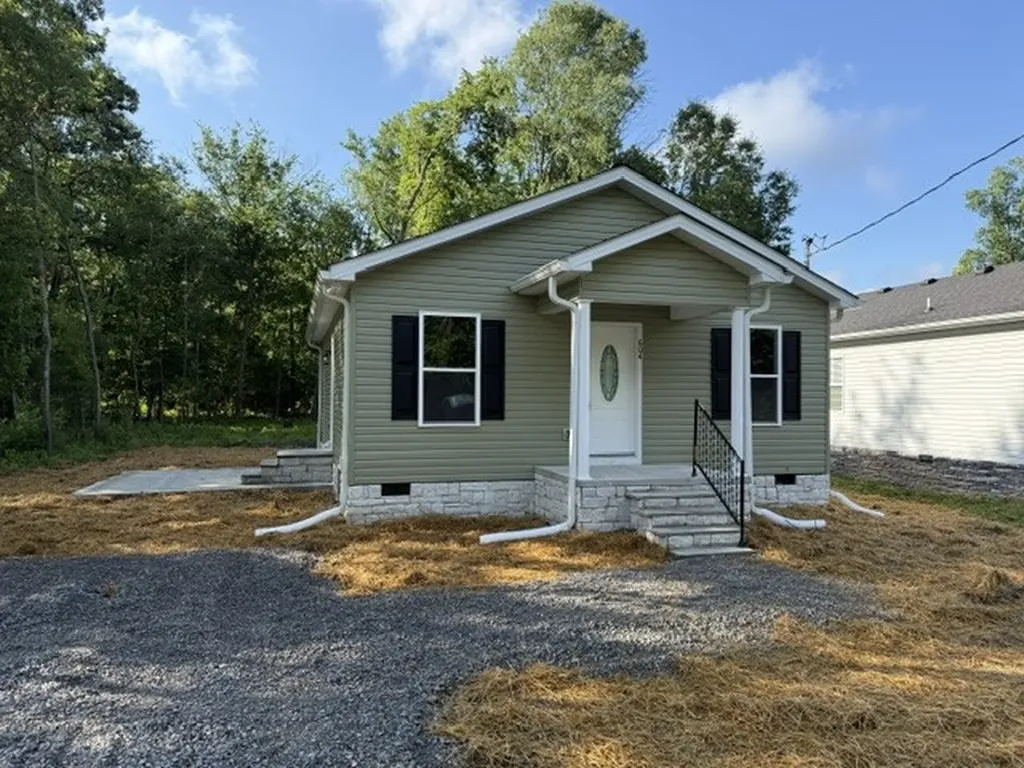 604 Decherd St, E Tullahoma TN 37388