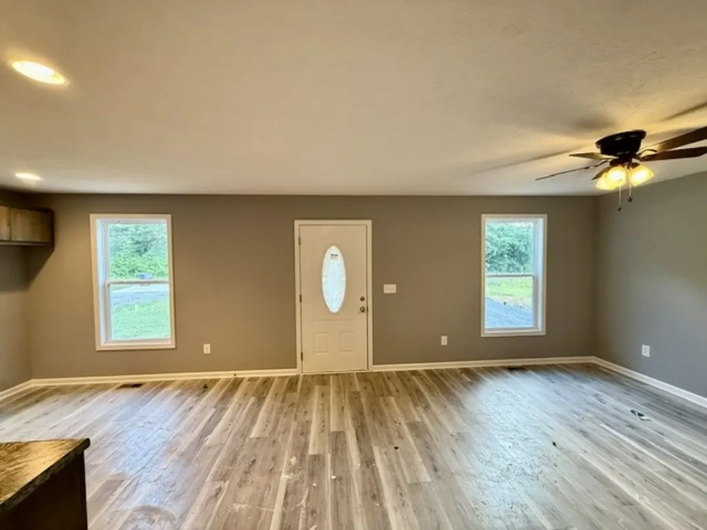 604 Decherd St, E Tullahoma TN 37388