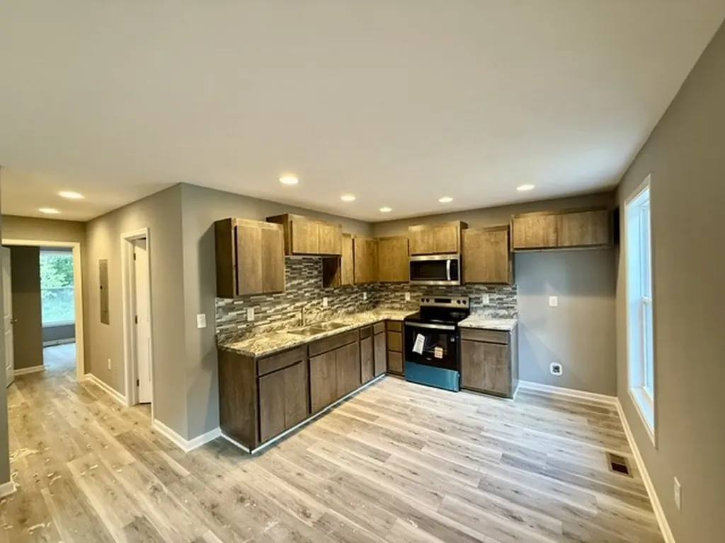 604 Decherd St, E Tullahoma TN 37388