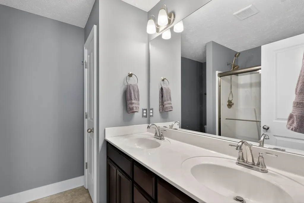 2216 Rolling Hills Christiana TN 37037