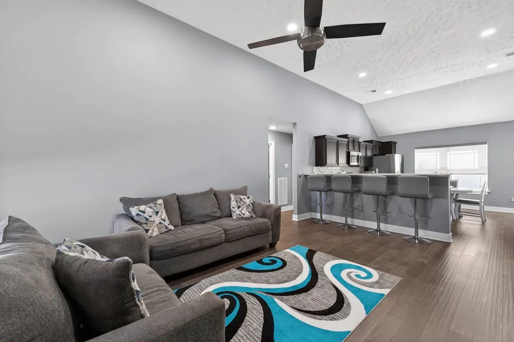 2216 Rolling Hills Christiana TN 37037