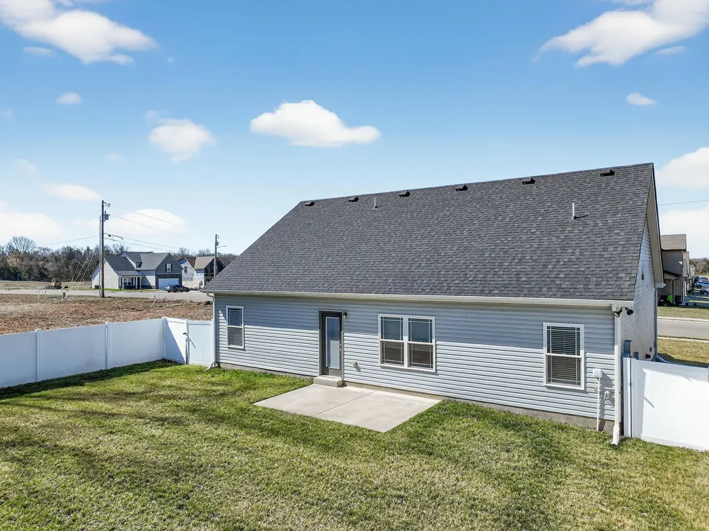 2216 Rolling Hills Christiana TN 37037