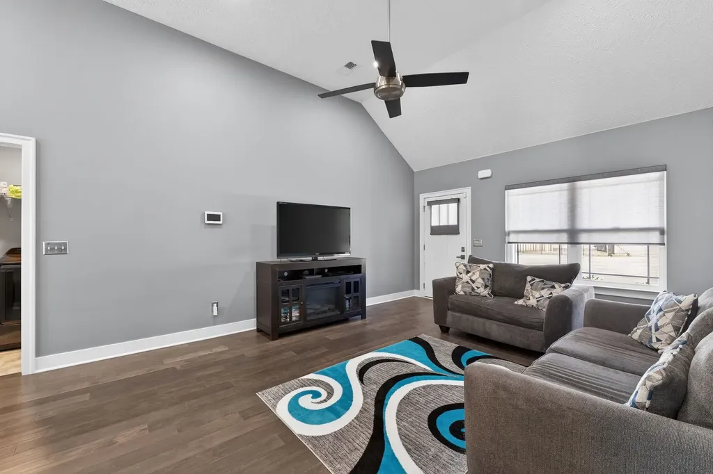 2216 Rolling Hills Christiana TN 37037