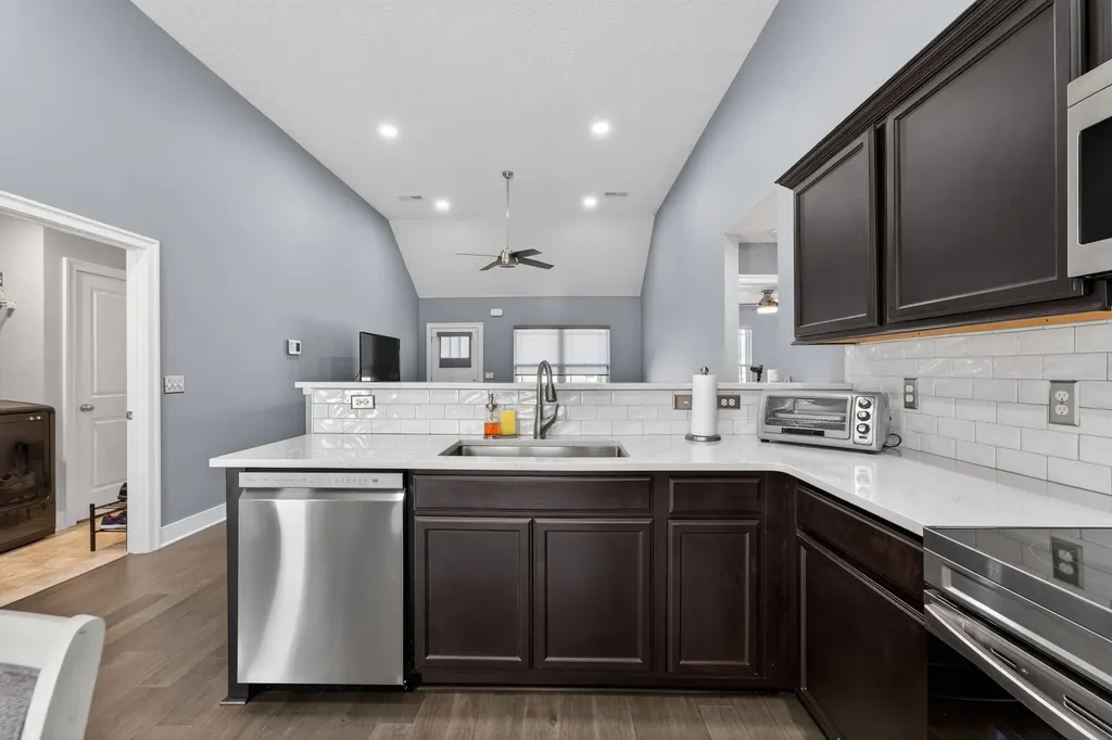 2216 Rolling Hills Christiana TN 37037