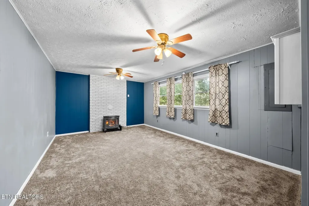 2275 Spruce Loop Crossville TN 38555