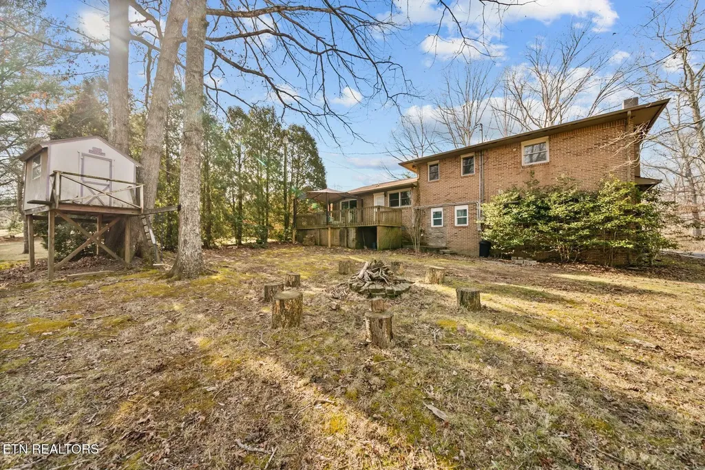 2275 Spruce Loop Crossville TN 38555