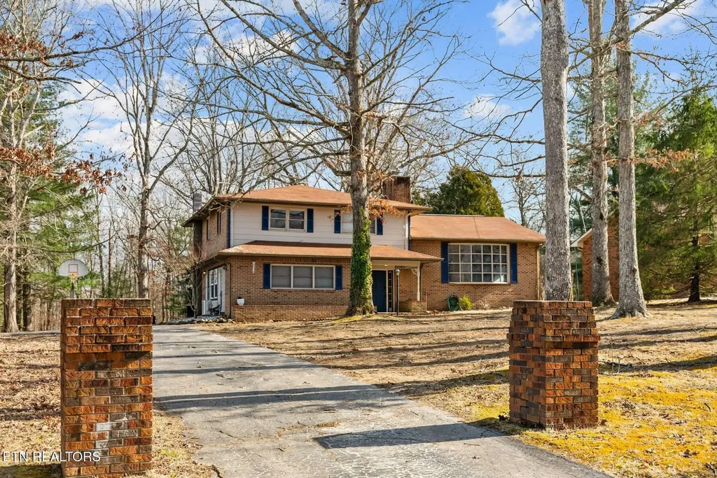 2275 Spruce Loop Crossville TN 38555