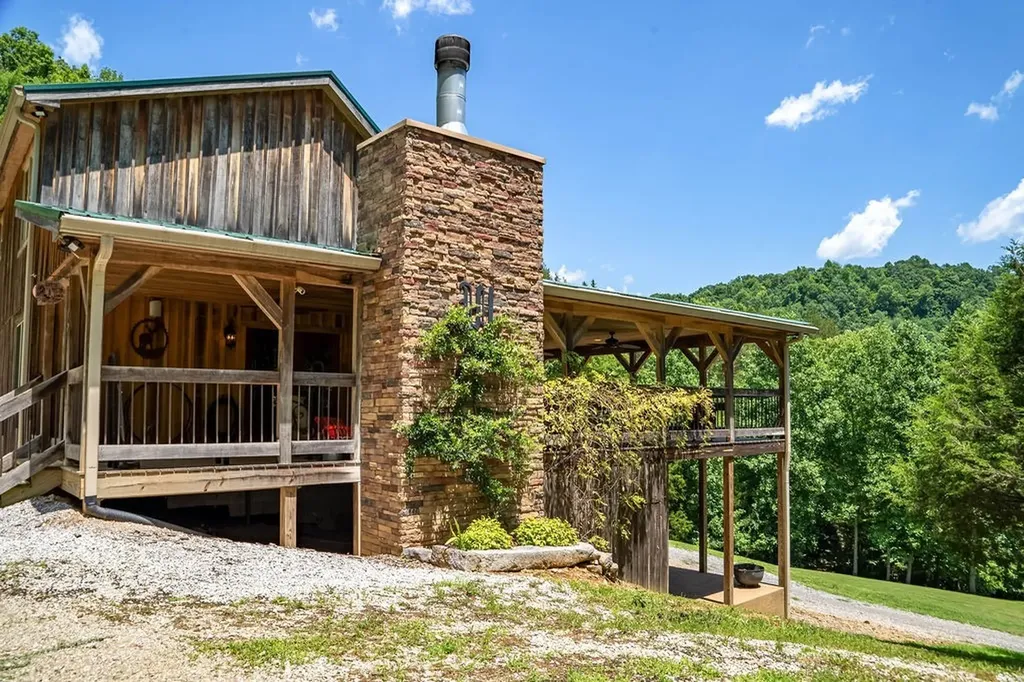 59 Russell Lane Pleasant Shade TN 37145