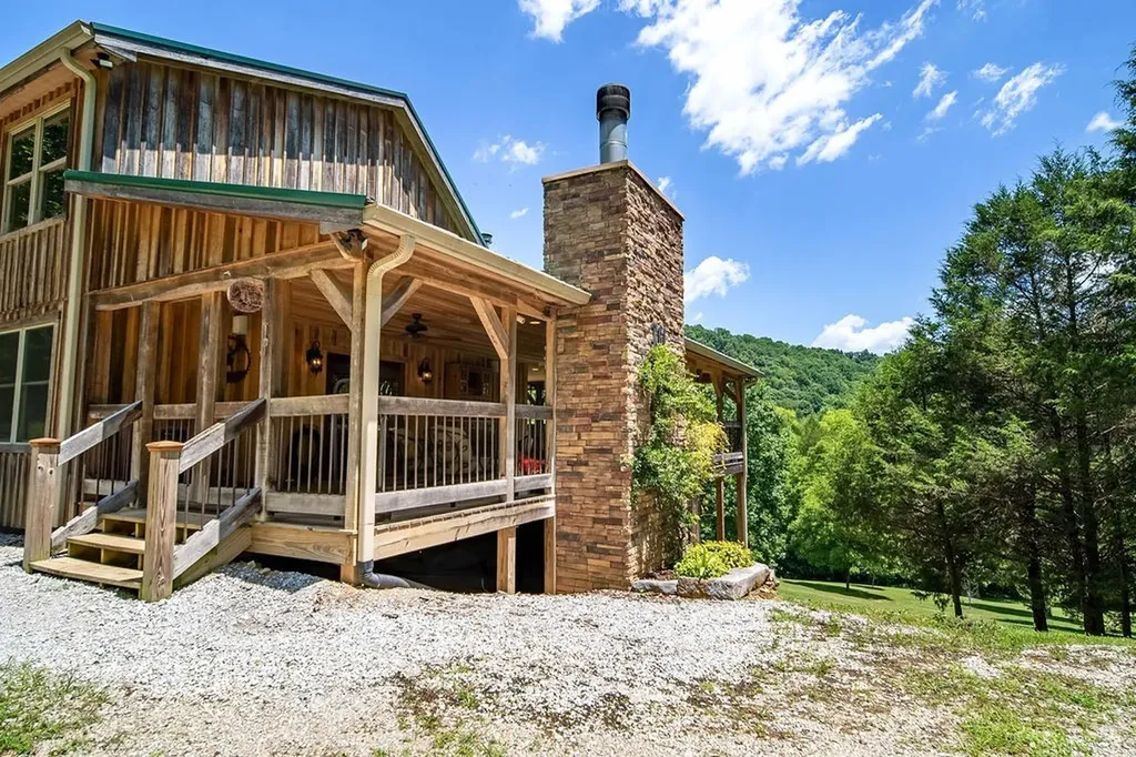 59 Russell Lane Pleasant Shade TN 37145