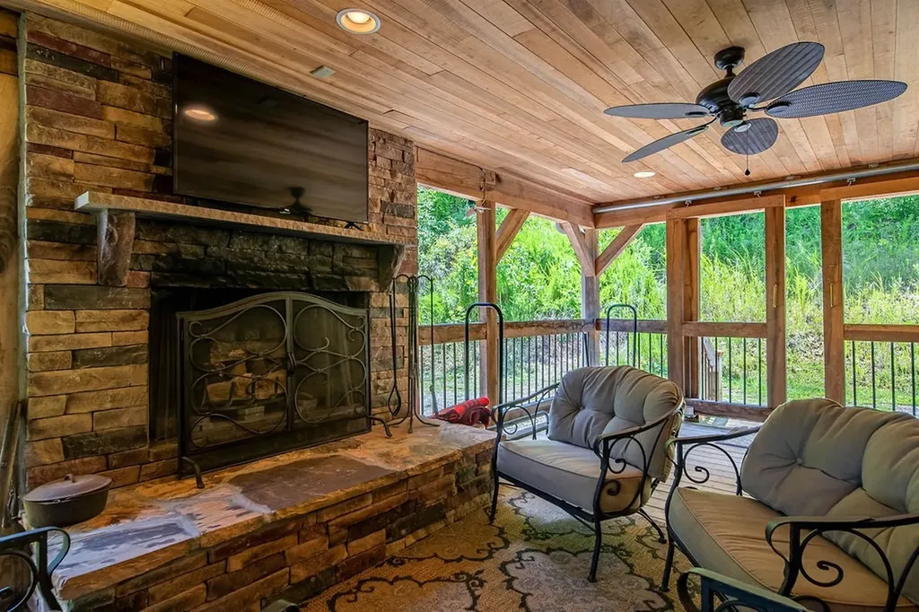 59 Russell Lane Pleasant Shade TN 37145