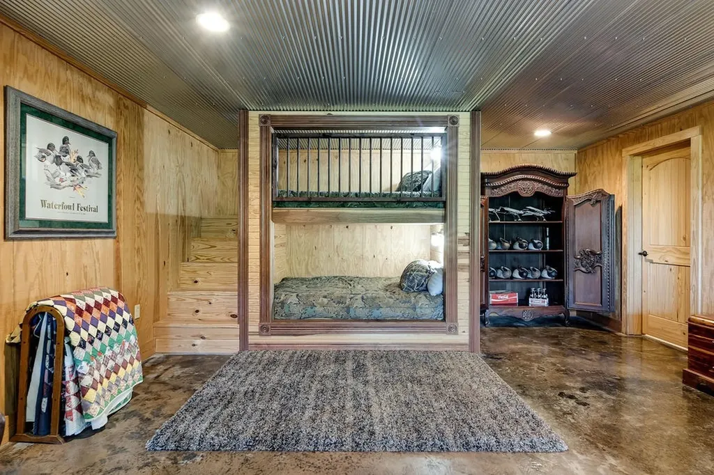 59 Russell Lane Pleasant Shade TN 37145