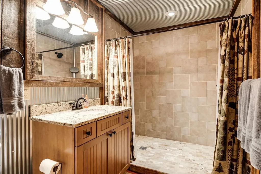 59 Russell Lane Pleasant Shade TN 37145