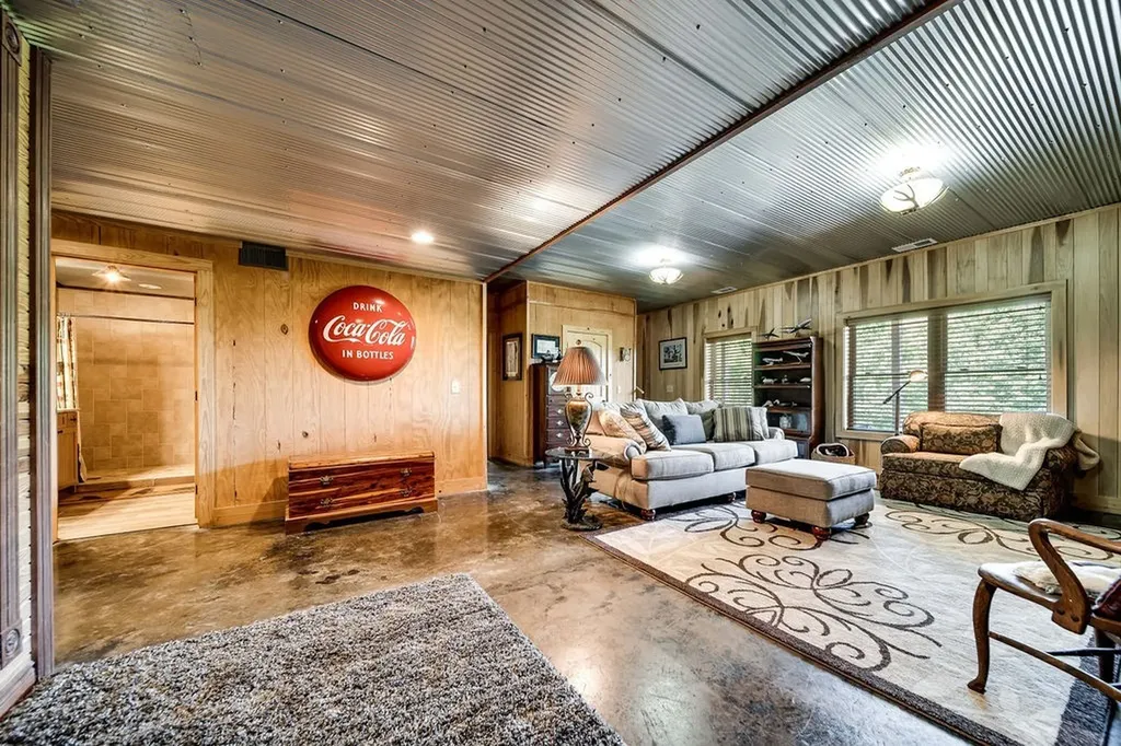 59 Russell Lane Pleasant Shade TN 37145