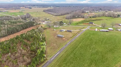 1765 Sugartree Springs Road Belvidere TN 37306