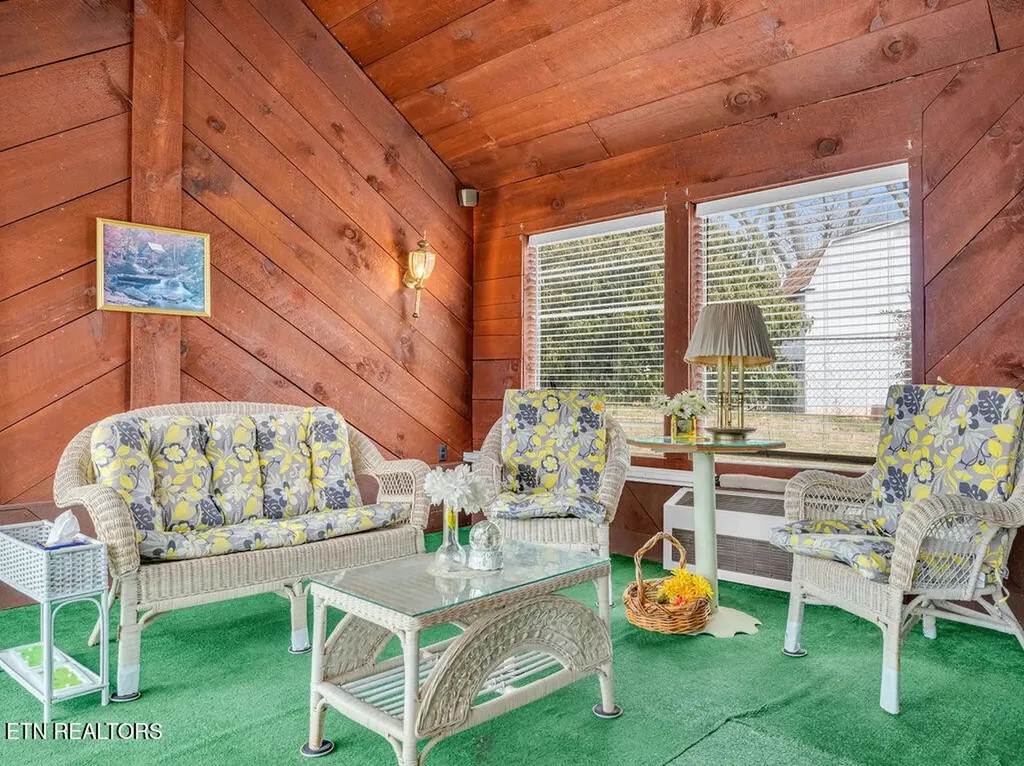 1000 Grandview Drive Lenoir City TN 37772