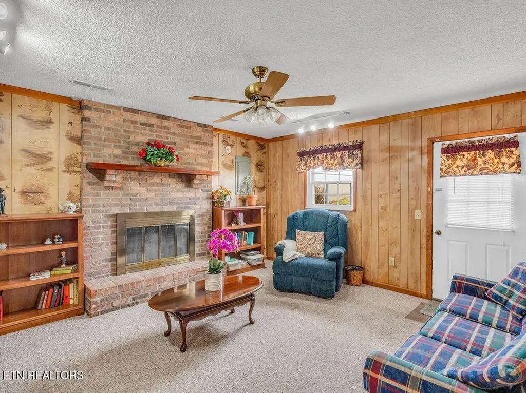 1000 Grandview Drive Lenoir City TN 37772