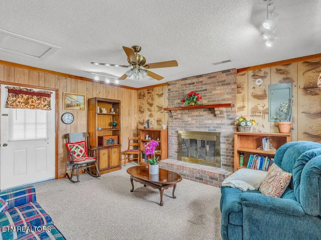 1000 Grandview Drive Lenoir City TN 37772
