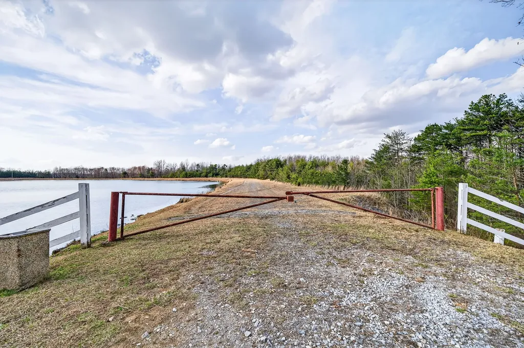 1703 Perimeter Drive Jamestown TN 38556