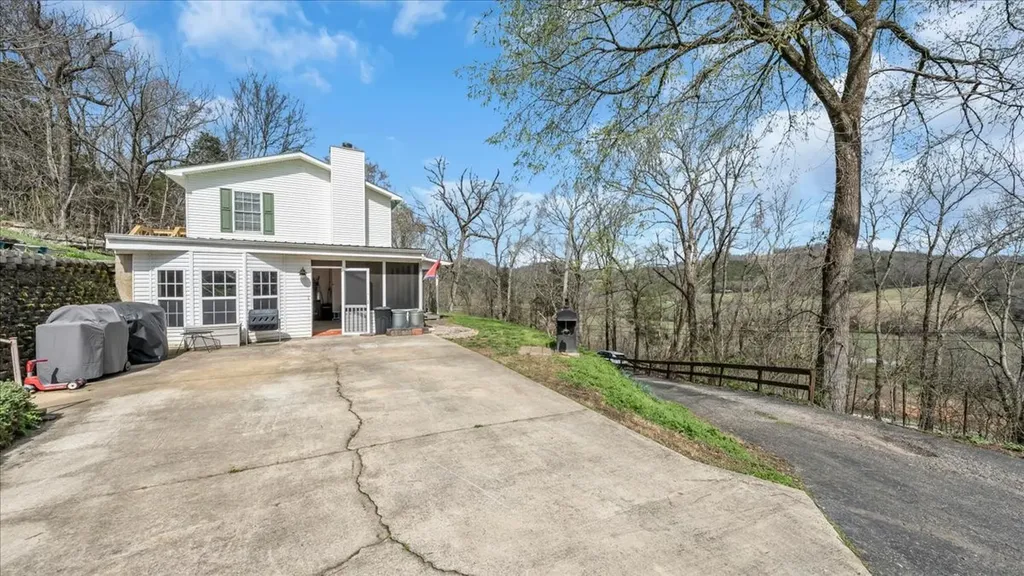 394 Lou Drive Dowelltown TN 37059