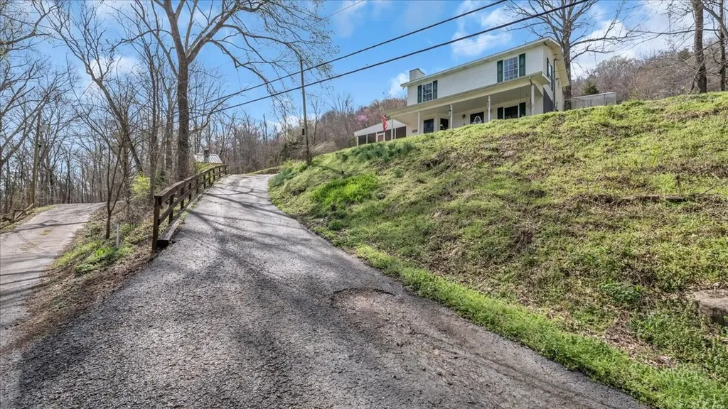 394 Lou Drive Dowelltown TN 37059