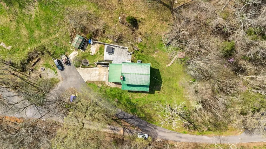 394 Lou Drive Dowelltown TN 37059