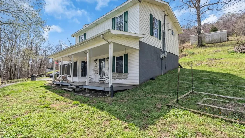 394 Lou Drive Dowelltown TN 37059