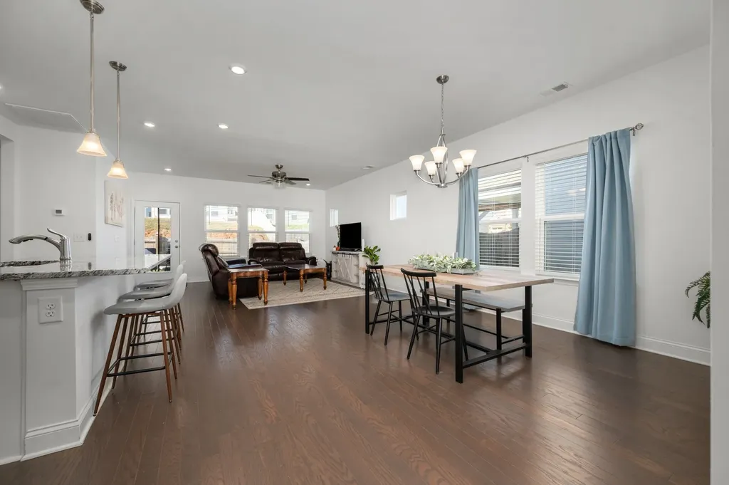 108 Sherringham Way White House TN 37188