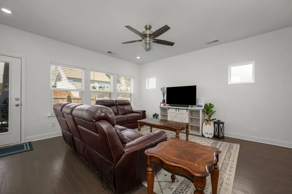 108 Sherringham Way White House TN 37188