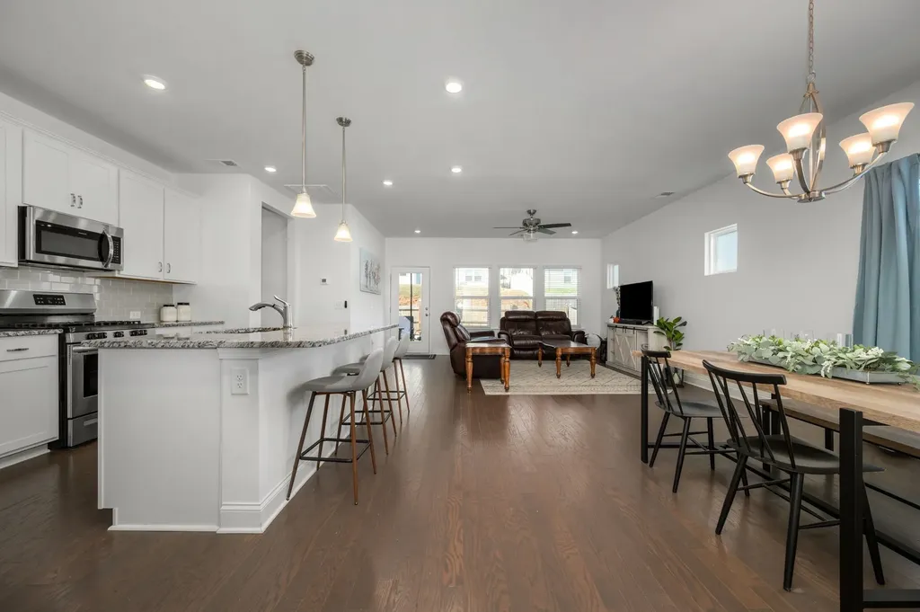 108 Sherringham Way White House TN 37188