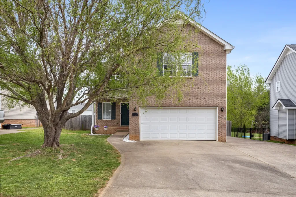 2785 Ridgepole Drive Clarksville TN 37040