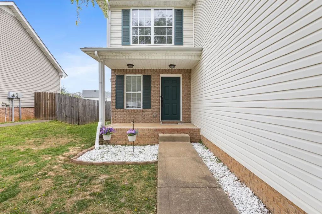 2785 Ridgepole Drive Clarksville TN 37040