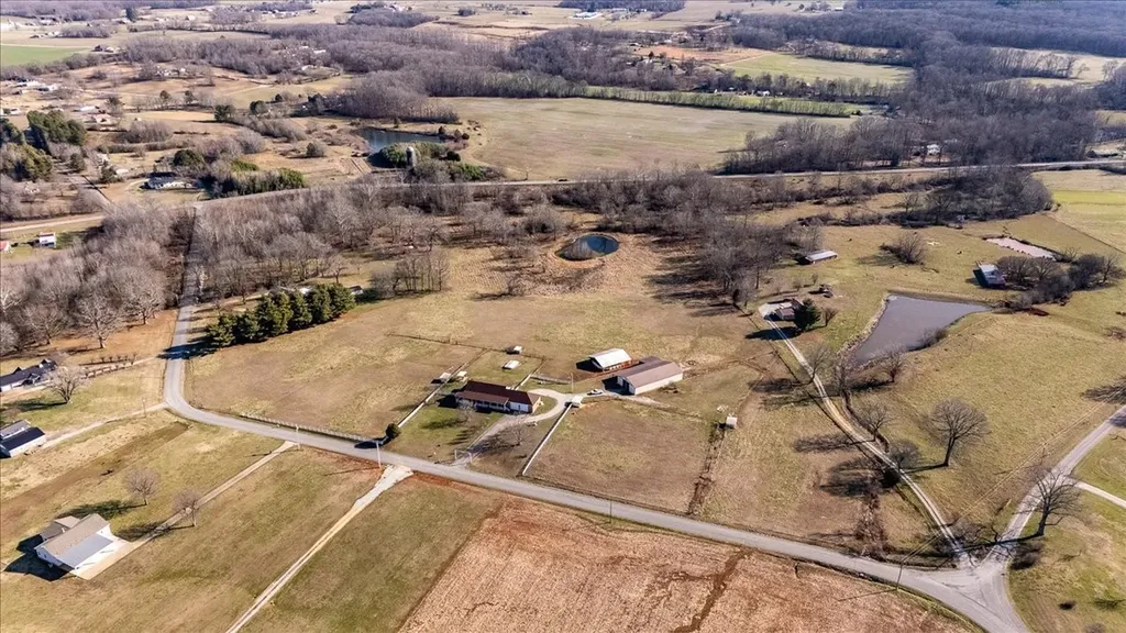158 Big Springs Road Lawrenceburg TN 38464