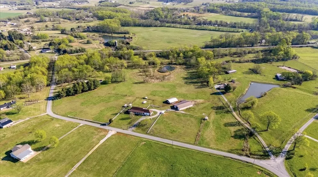 158 Big Springs Road Lawrenceburg TN 38464