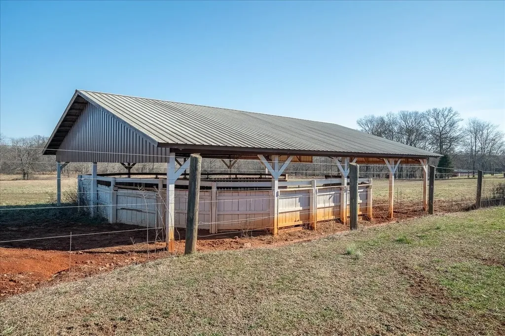 158 Big Springs Road Lawrenceburg TN 38464