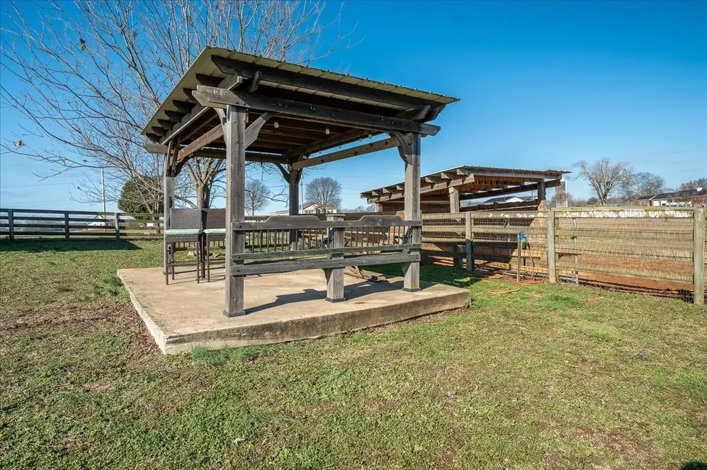 158 Big Springs Road Lawrenceburg TN 38464