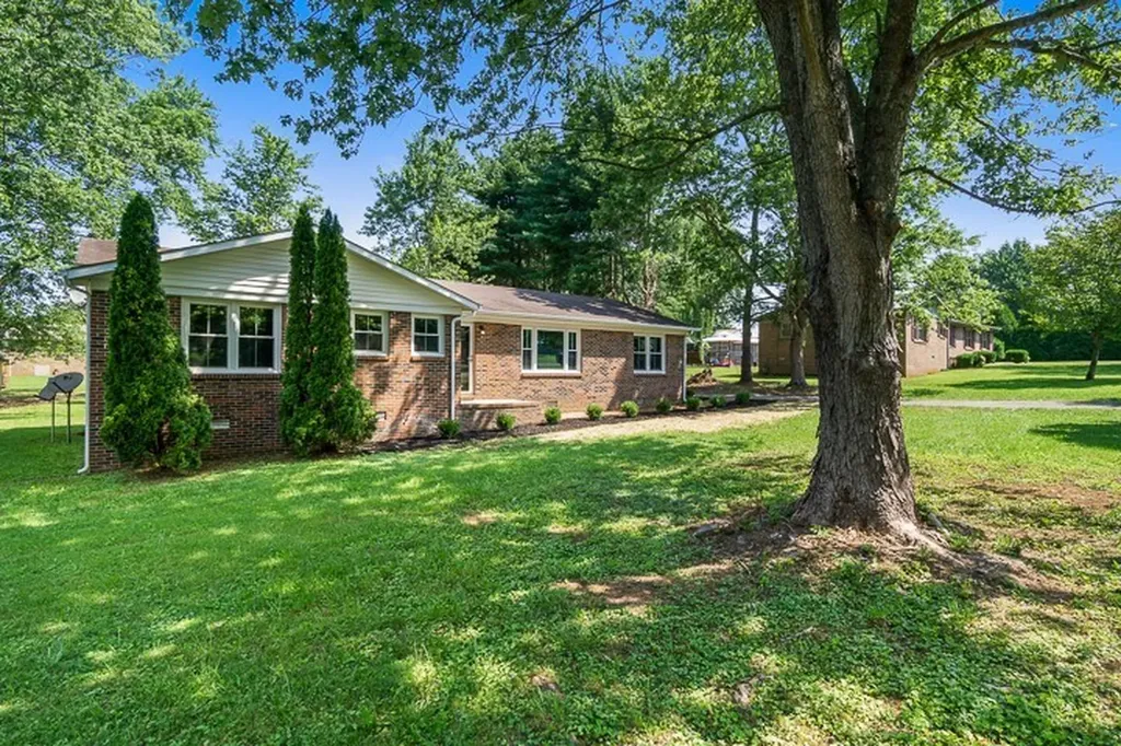 814 Chickasaw Trail Mcminnville TN 37110