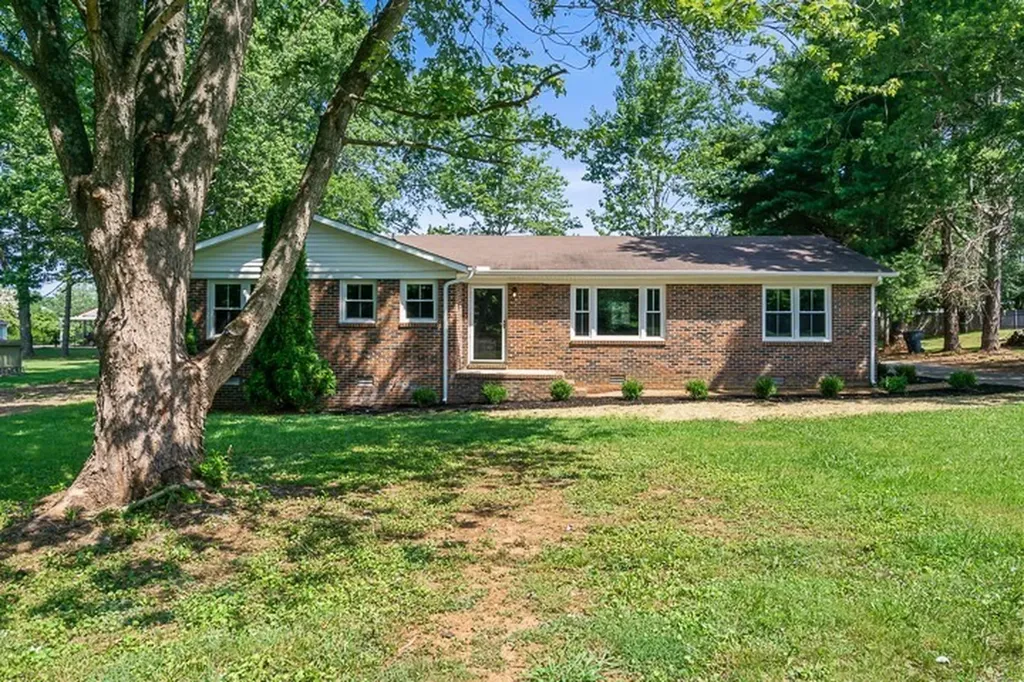 814 Chickasaw Trail Mcminnville TN 37110