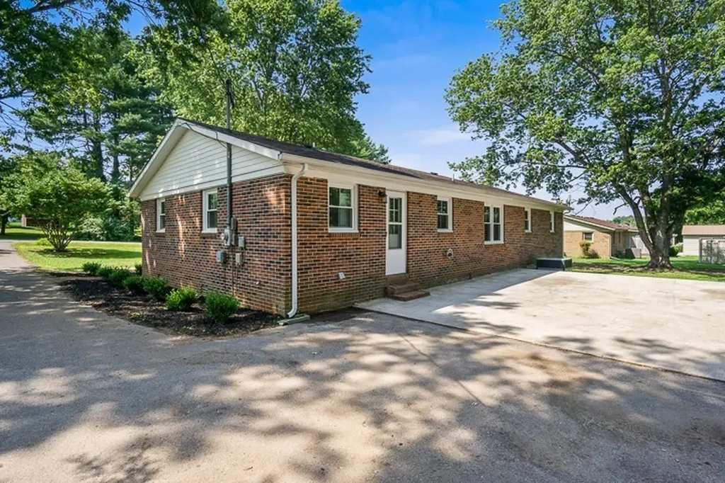 814 Chickasaw Trail Mcminnville TN 37110