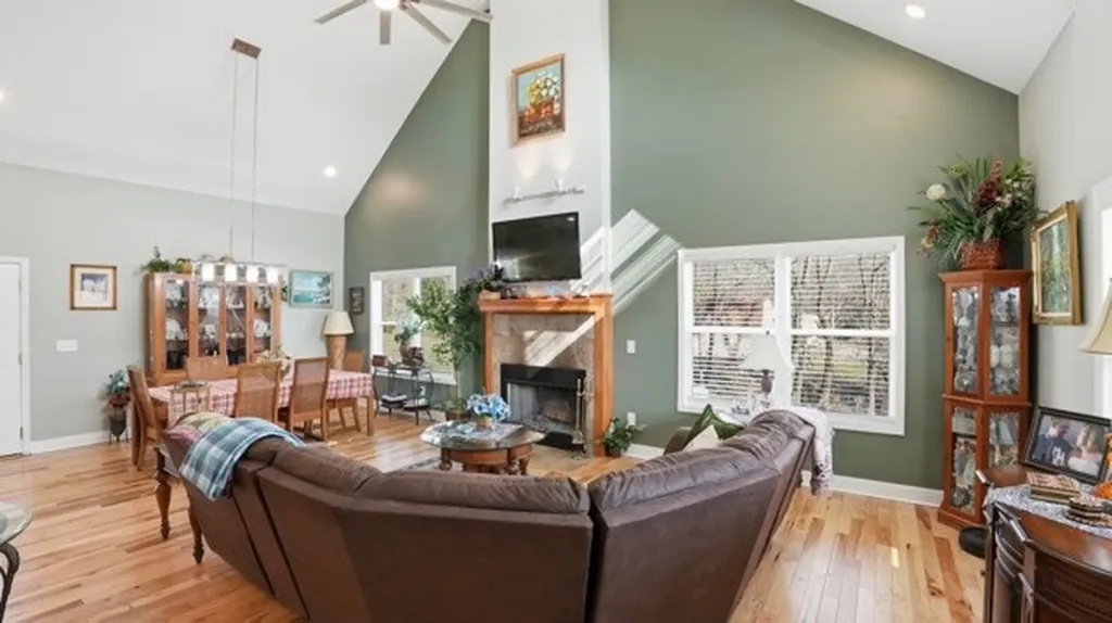 54 Thomas Road Fayetteville TN 37334
